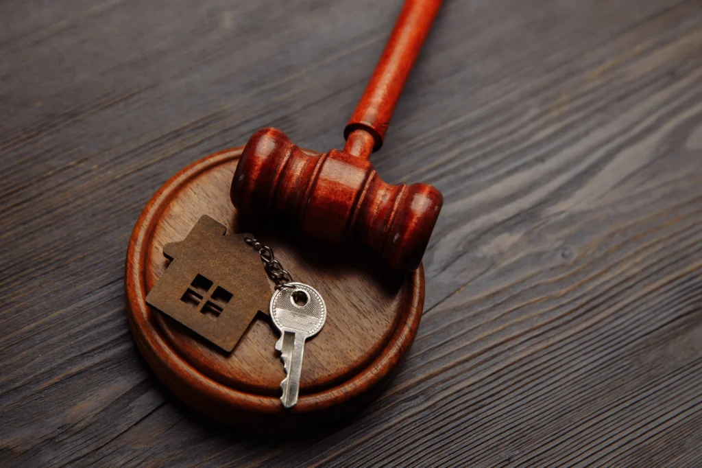 Tips to Avoid Falling for Real Estate Lawyer Red Flags
